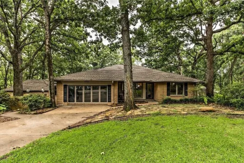 Cedar Creek Lake House - Two Docks, Boat Slips, Swimming, Fishing, Games & More Hotels in Star Harbor