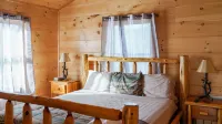 Private Mountain Lodge 5 Masters, Large Cabin Mt. Airy, NC