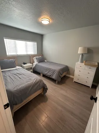 Ogden Oasis: 4b, 2 ba - 5 mins to WSU