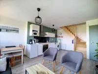 Beautiful duplex apartment near the sea (the stopover)