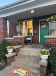 Historic Downtown 1910 Brick 2-Story Home. Dog Friendly. Walk to Everything Hotels in Washington