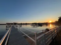Lake House With Private Pickleball Ct + Game Room At The Beautiful Cooley Point