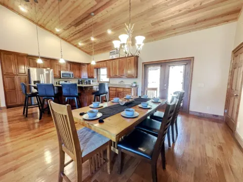 Family Friendly cabin with Mountain views