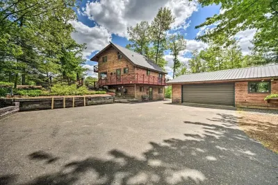 Waterfront Cabin on Long Lake w/ Dock & Kayaks!