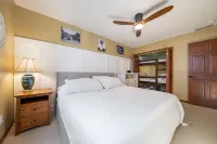 Ideal for couples with a central location steps from everything!