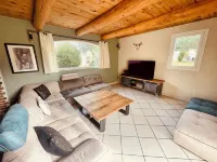 Villa Avec Piscine et Dépendance au Pied des Collines de Pagnol