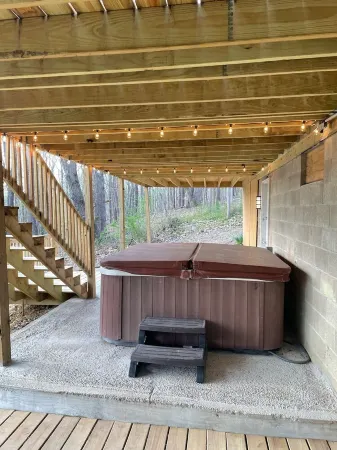 Private Cabin Overlooking Hocking Hills