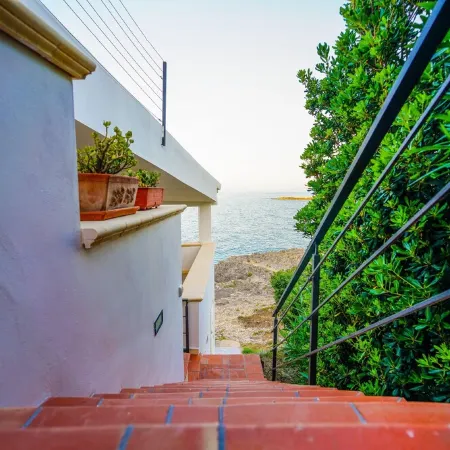 Villa sul Mare, il Mare Dalla tua Camera da Letto, 20 Scalini e ti Puoi Tuffare Отели в г. Аугуста