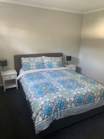 Private property on the Hume Weir - waterfront access. Family and pet friendly