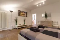 ATTIC FLOOR VENICE APARTMENT Hotels in Mestre Centro