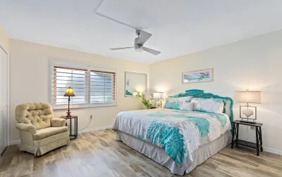 Well-appointed condo on uncrowded Ormond Beach Hotels near St. James Episcopal Church