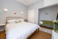 2 Bedroom in the Centre of Stonehaven with Seaviews, near the Beach & Harbour! Hotels in Stonehaven