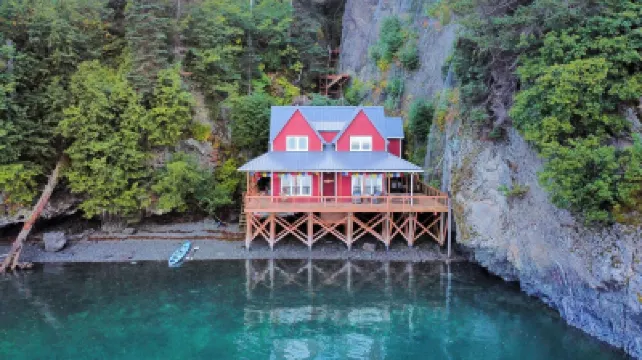 Waterfront Cottage on Kachemak Bay with Breathtaking View 酒店