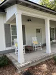 Twin Oaks Cottage in charming downtown St. Marys, walking distance to waterfront