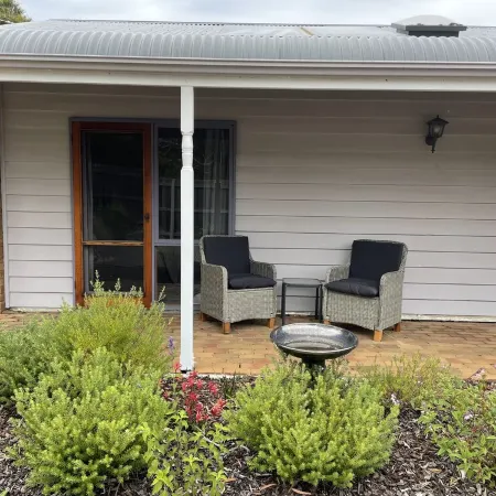 Stylish Coastal Hamptons home, 5 mins from Metung Village