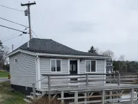 3 one-bedroom fully equipped cottages with free WIFI /weekly rental Hotels in Southport