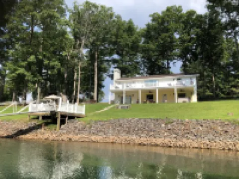 Lake Life-Lake Front-Hot Tub