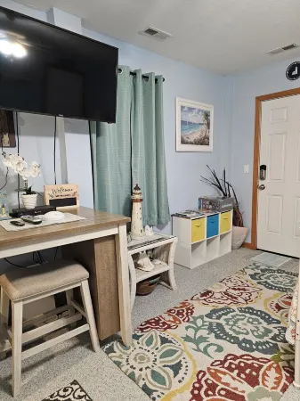 OBX Vacation. Cozy comfy efficiency room for 2 Friday to Friday beach get-away.