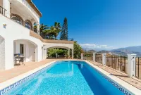 Villa with private pool and amazing views