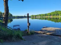 Castaways Cottage on Croton Pond 3)