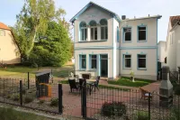 Beachfront apartment w. Terrace, sauna, wallbox, perfect for child+dog, fully fenced Hotels in Zempin