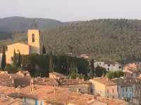 Cocooning cottage with Balnéo 2 places, private pool and wooden terrace Hotels in Flayosc