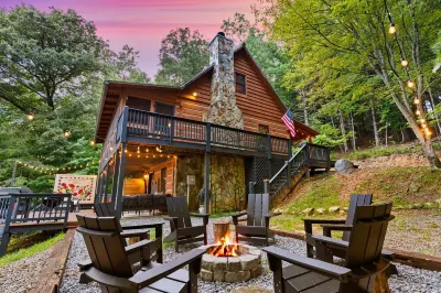 The Wildflower:  Mountain Views, Sauna, Hot Tub, Game Room, Fire Pit, Sleeps 12