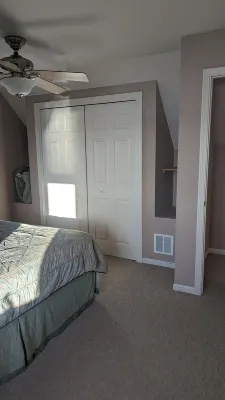 Cozy lake front apartment on Waldron Lake for weekly or weekend getaways. Hotels in 