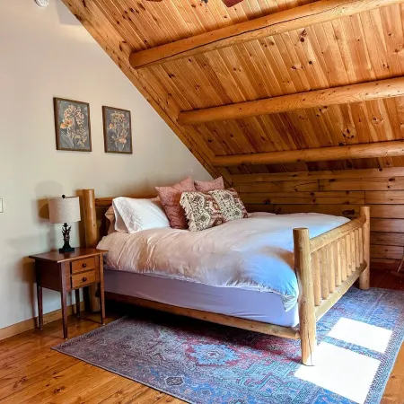 Luxury Log Cabin • Paradise in the Lakes Region