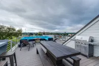 A10 - New Gulch Home-Tons of Beds-Rooftop Deck BBQ