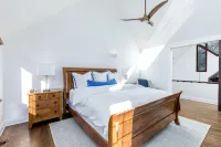 Remodeled Cottage - Minutes to Beach, Park, Shops!