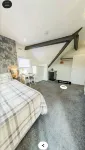 5 double bedrooms all with en-suites, PPE room for offshore workers, games room Hotels in Hartlepool