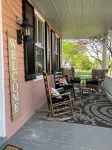 The PINK PEARL in Historic Leesburg