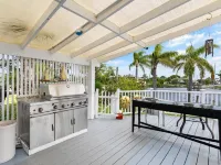 Nautical Haven 175 FT Private Waterfront/Dock/ Kayaks/Bicycles/5 Min to Shopping Hotels in Hudson