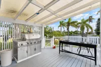 Nautical Haven 175 FT Private Waterfront/Dock/ Kayaks/Bicycles/5 Min to Shopping