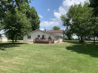 Historic Farm House called Oak Cliff w/ spectacular view of  Mississippi River