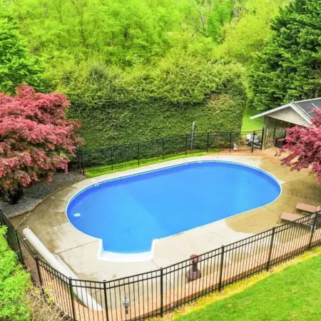 Group Estate with Pool & Hot Tub