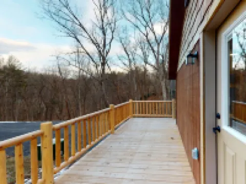 Cozy Log Cabin in the Heart of Smoke Hole Canyon Overlooking South Branch River. Pendleton County otelleri