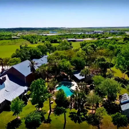 ★The BIG HAUS-Texas Oasis★The LARGEST HOUSE in Comal CoWeddings, Events, etc