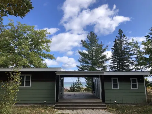 Autumn Sky - The Modern & Relaxing Beach Cottage