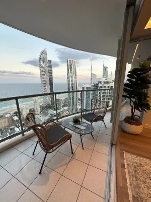 Chevron Renaissance Towers - Surfers Paradise Gold Coast - 3 Bed 2.5 Bathroom