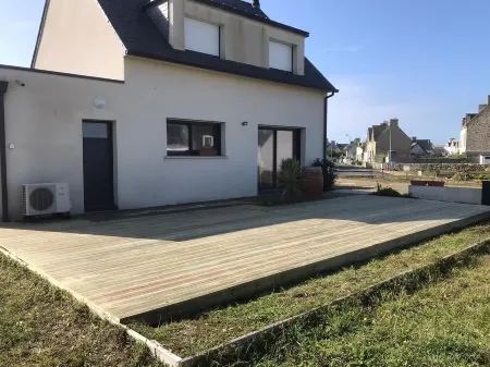 Sea view house near beach Отели в г. Пенмарш