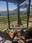 Mountain view cabin, fully remodeled, huge screen in porch with panoramic view.