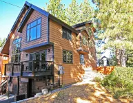 Dual Master Suites, Pool Table, 3500 Sq. ft, Luxury Home, 5 Bedroom, Discounts, Hotels near Lake Tahoe