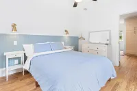 1920's Cottage by the Coast — 5 minutes from downtown