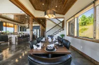 New Epic Mountain Top Cabin/Stargazer's Dream/Families or Weddings/Hot Tub