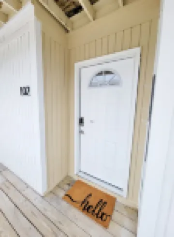 NEW Romantic Luxury Condo 1BD/1BTH - 5 min walk to the beach in heart of Destin