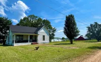20 Minutes from Oxford - Charming 4-bedroom Farmhouse in peaceful Water Valley