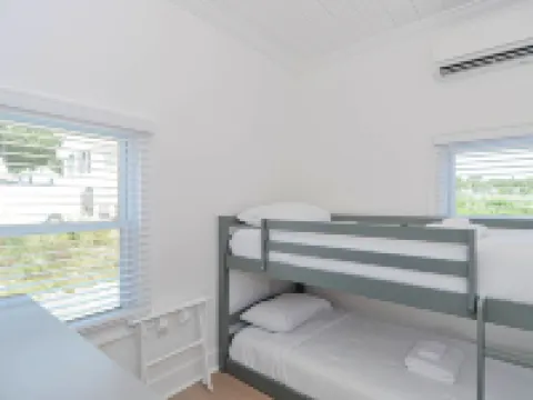 The Beach Nest-Lux Cottage Steps to the Beach クリントンのホテル