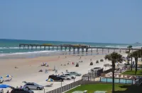 Gorgeous Oceanfront Studio Cozy Condo with Private Balcony.